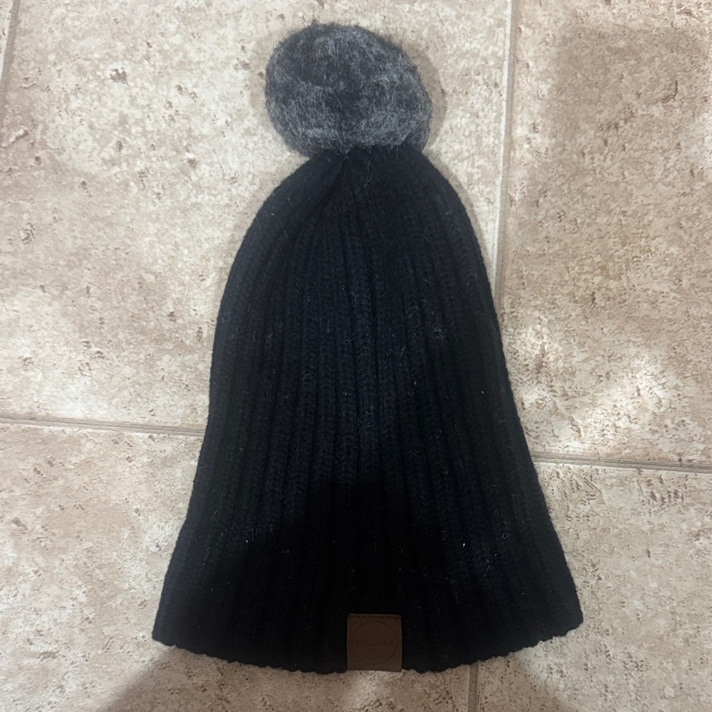 BELLAMI Black Knit Beanie with Brown Label